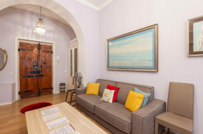 Luxury Three Bedrooms flat in Roma Center